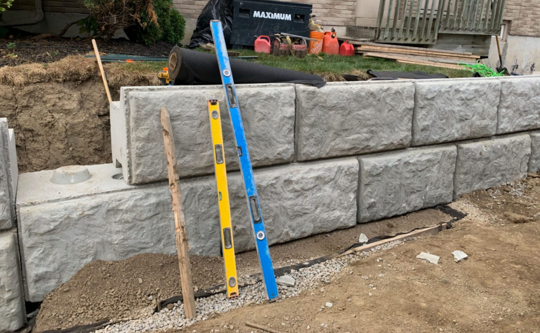 Stone blocks and leveling tools